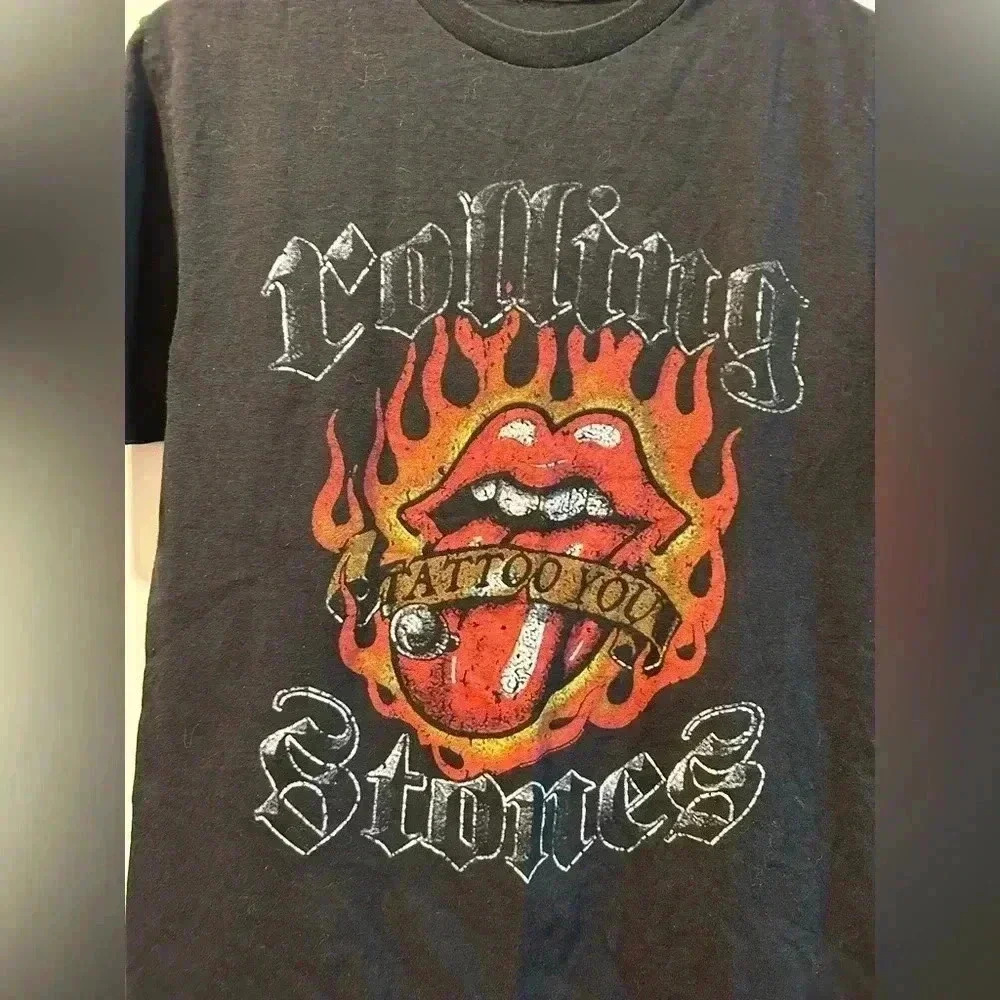 The Rolling Stones Mouth on Fire Tattoo you graphic tee size Medium crew neck - Picture 3 of 4